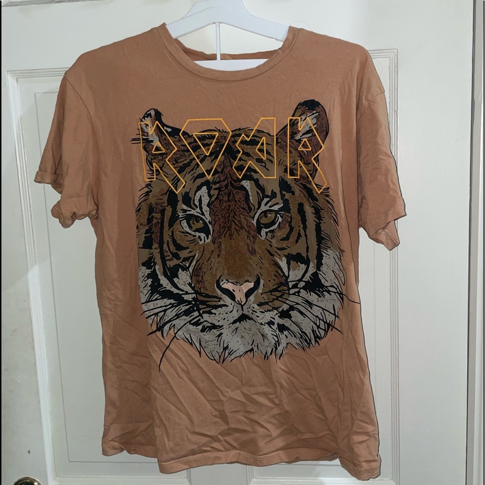 Roar T-shirt from Dillards!